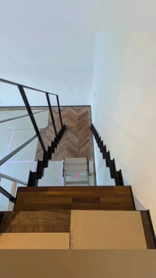 オーダーメイド製作手すりアイアン手摺おしゃれ鉄階段ささら踏み板